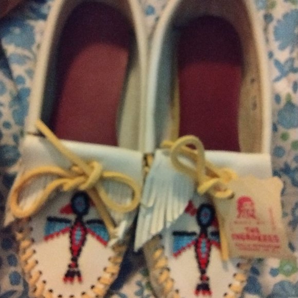New Old Stock Vintage Children's Beaded Moccasins - Picture 2 of 6